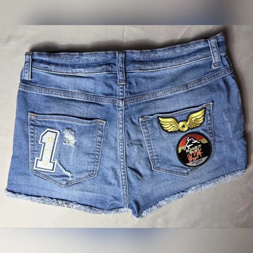 EXPRESS JEANS Women's Distressed Denim Cut-Off Shorts Size 6 - Unique Patches